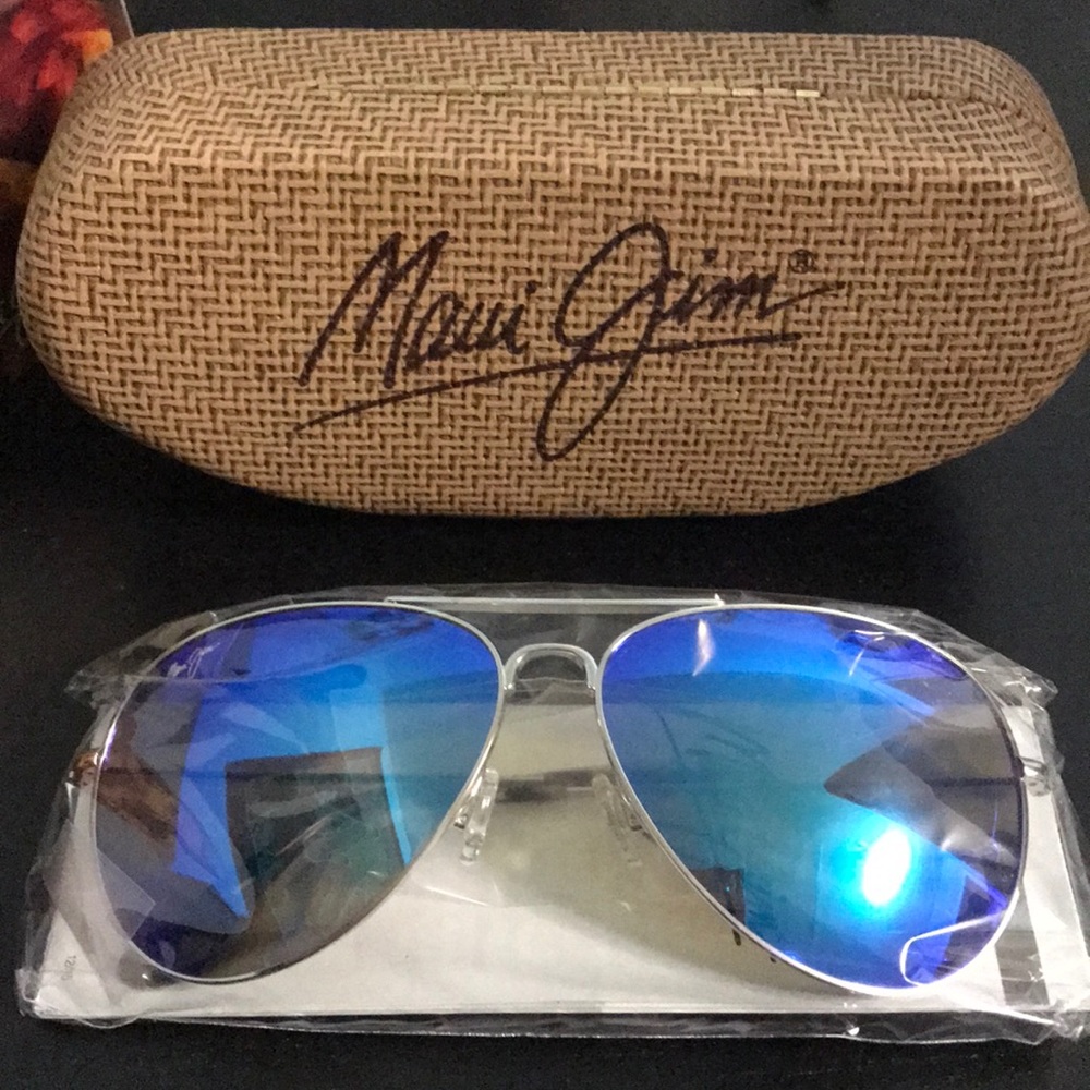 BRAND NEW: Maui Jim mavericks polarized aviators